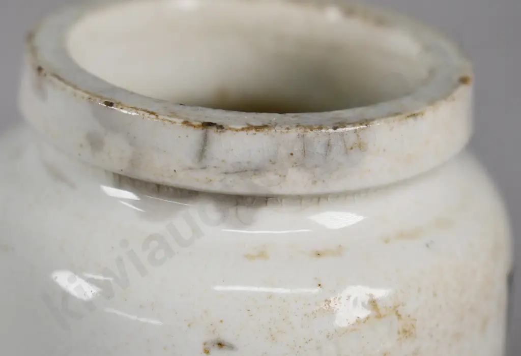 BYNOL MALT & OIL STONEWARE POT Image 1++