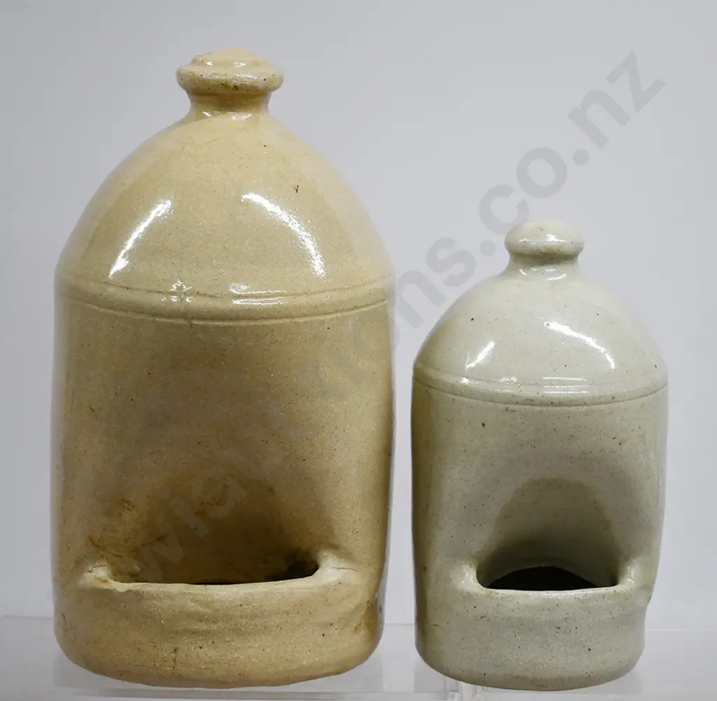 TIMARU POTTERY BIRD FEEDERS Image 1++