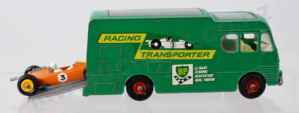 MATCHBOX M-6 RACING CAR TRANSPORTER Image 1++
