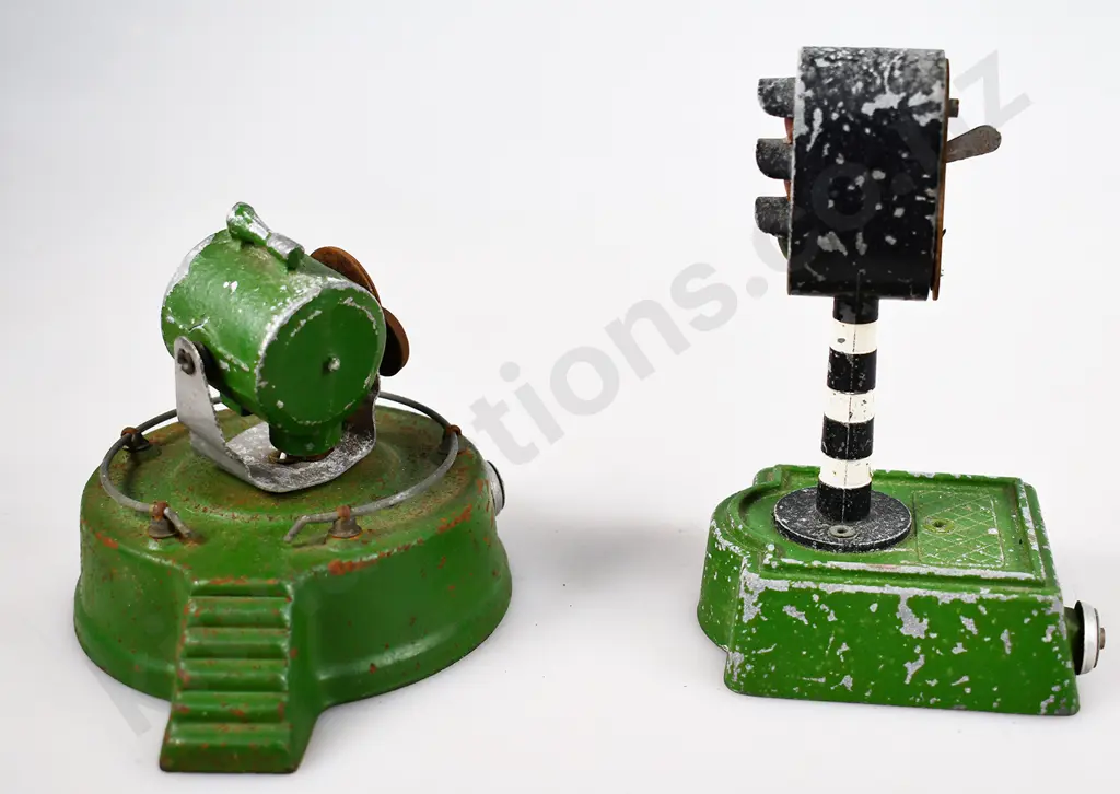 ASTRO TOYS SEARCHLIGHT, SIGNAL LIGHTS Image 1++