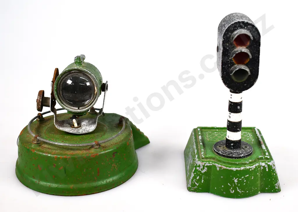 ASTRO TOYS SEARCHLIGHT, SIGNAL LIGHTS Image 1++