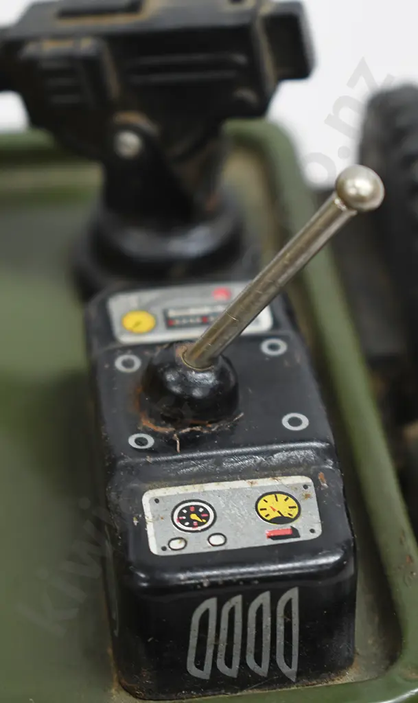 TIN PLATED BATTERY OPERATED ARMY JEEP Image 1++