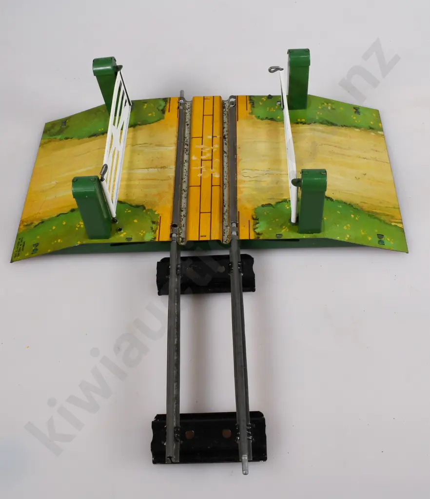 HORNBY TRAINS ACCESSORIES, LEVEL CROSSING, POINTS, IN ORIGINAL BOXES Image 1++