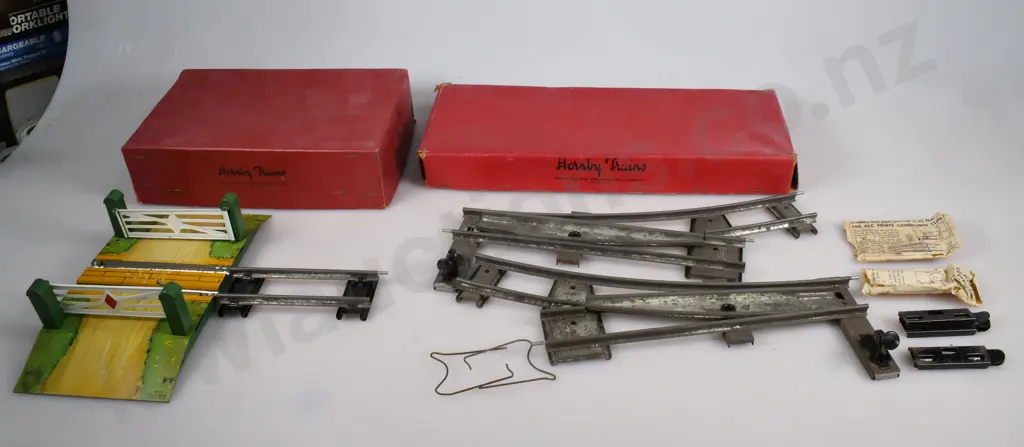 HORNBY TRAINS ACCESSORIES, LEVEL CROSSING, POINTS, IN ORIGINAL BOXES Image 1++