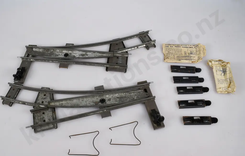 HORNBY TRAINS ACCESSORIES, LEVEL CROSSING, POINTS, IN ORIGINAL BOXES Image 1++