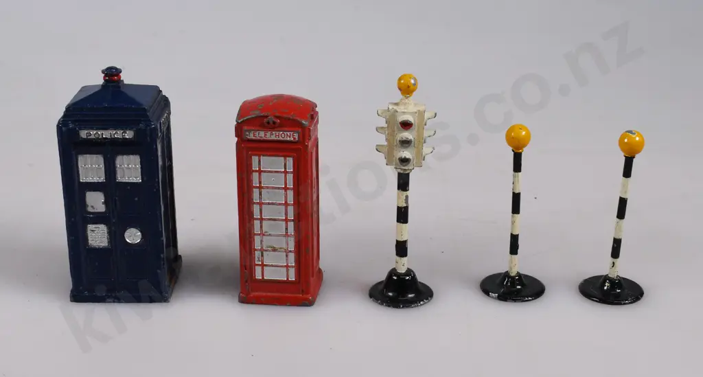 DINKY TOYS ACCESSORIES Image 1++