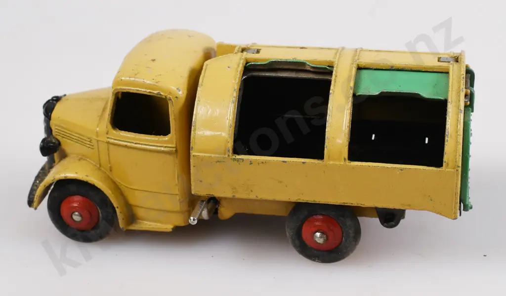 DINKY TOYS BEDFORD TRUCKS Image 1++