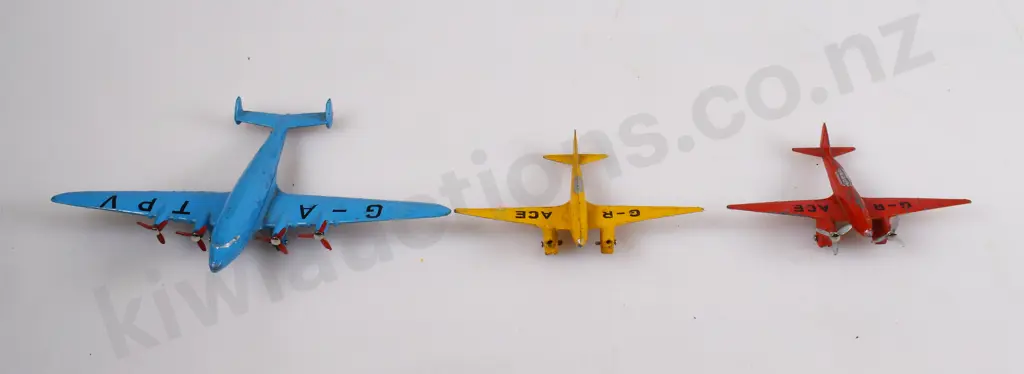DINKY TOYS AIRPLANES Image 1++