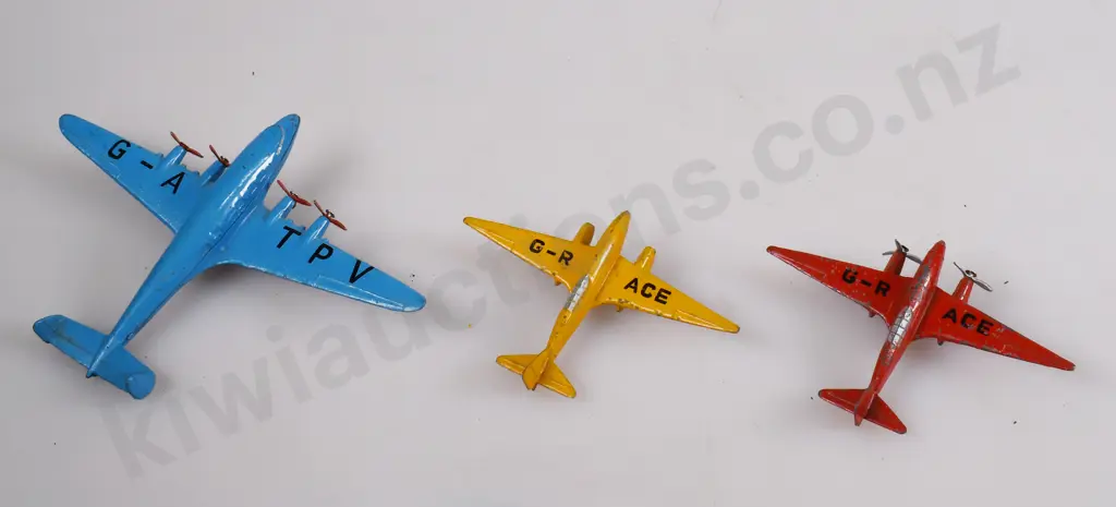 DINKY TOYS AIRPLANES Image 1++