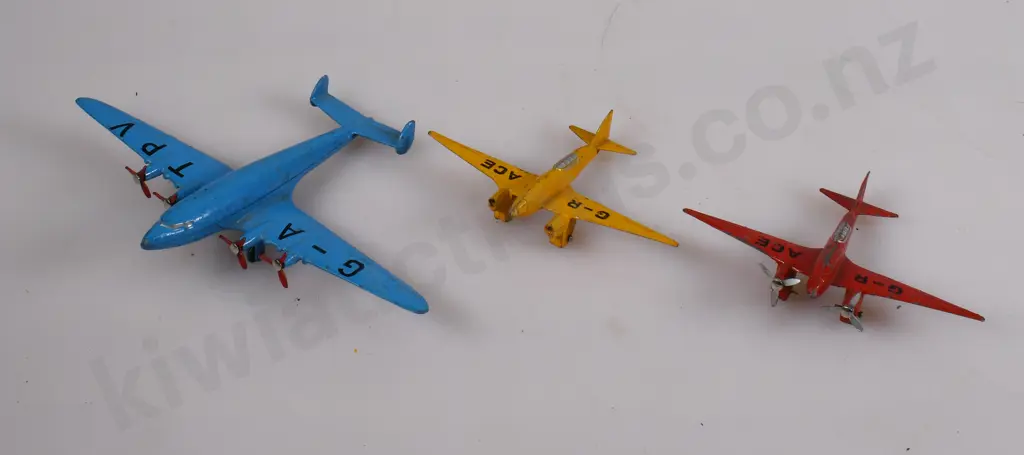 DINKY TOYS AIRPLANES Image 1++
