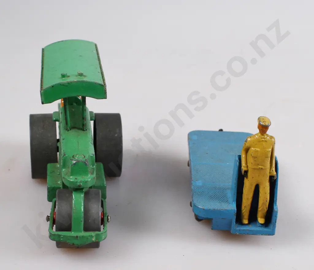 DINKY TOYS ASSORTED Image 1++