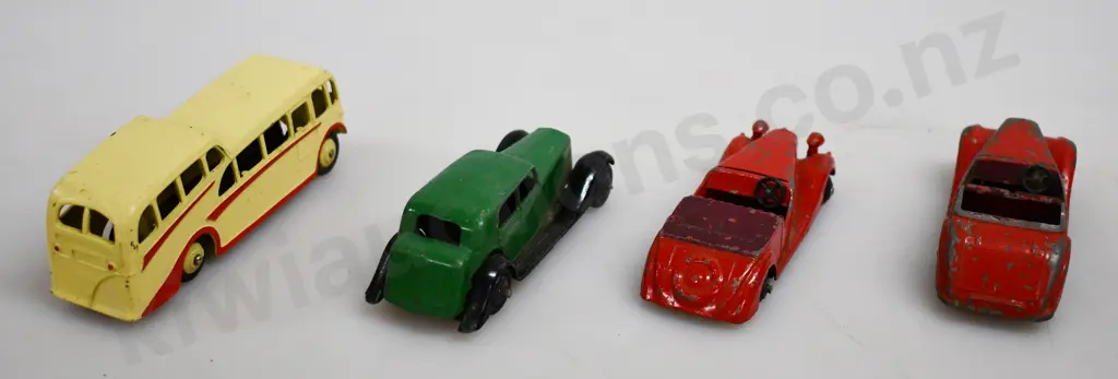 ASSORTED DINKY TOYS Image 1++