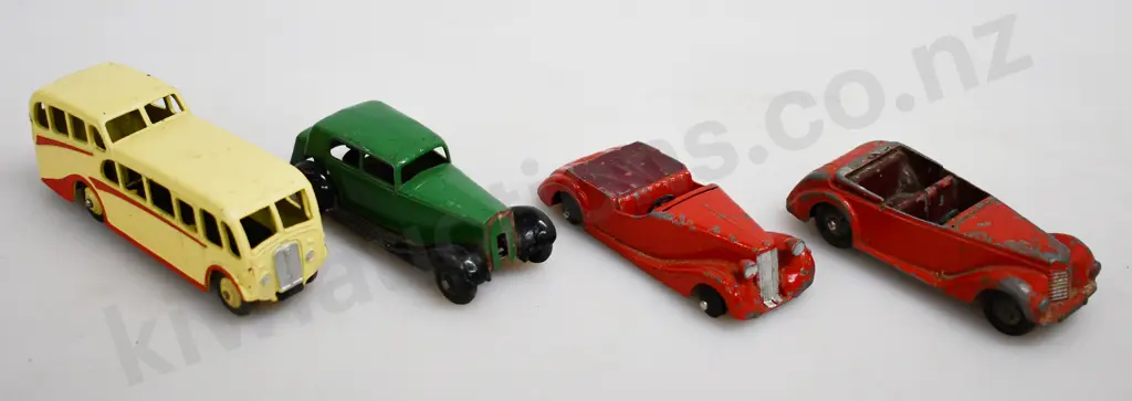 ASSORTED DINKY TOYS Image 1++