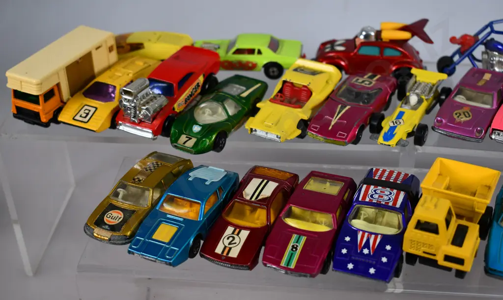 GROUP OF 29 ASSORTED MATCHBOX CARS Image 1++