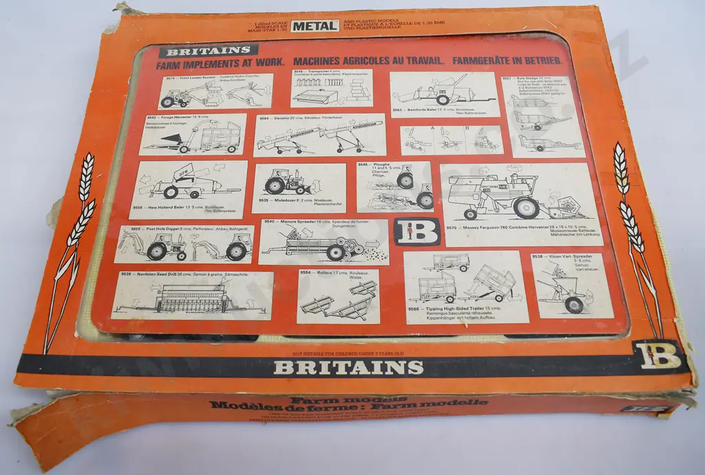BRITAINS BOXED FARM MODEL SET Image 1++