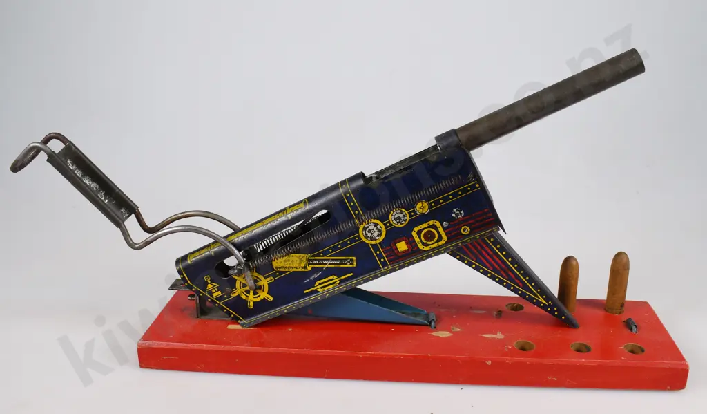 TIN TOY SEDGE GUN MODEL H83 Image 1++