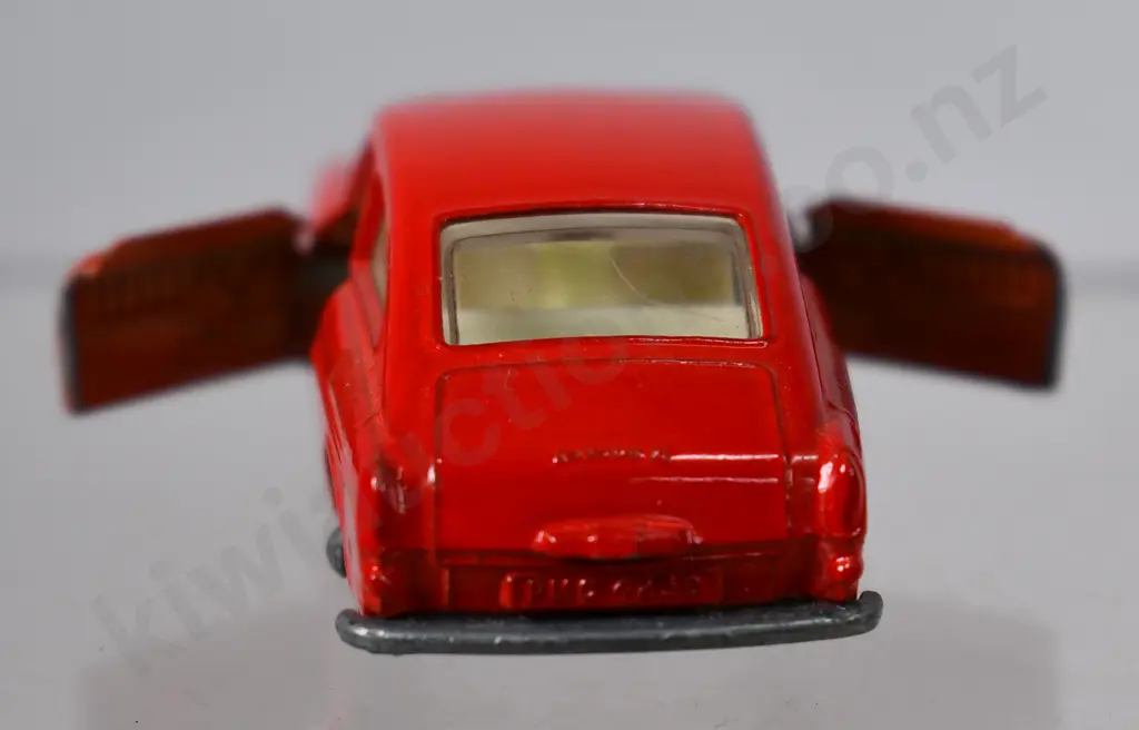 MATCHBOX SERIES VOLKSWAGEN 1600TL NO. 67 Image 1++