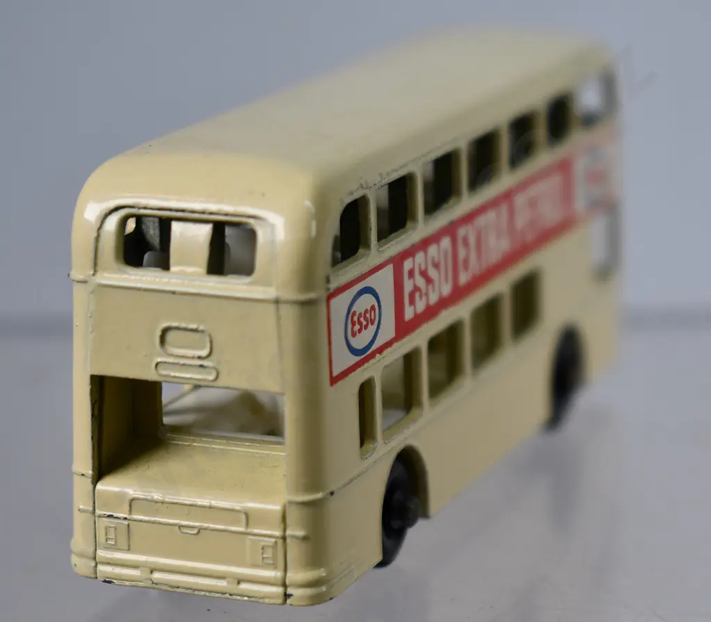 MATCHBOX SERIES DAIMLER BUS, NO.74 Image 1++
