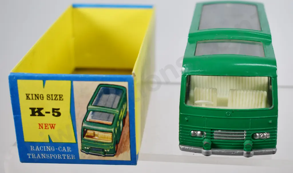 MATCHBOX K-5 RACING CAR TRANSPORTER Image 1++