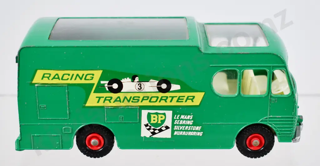MATCHBOX K-5 RACING CAR TRANSPORTER Image 1++