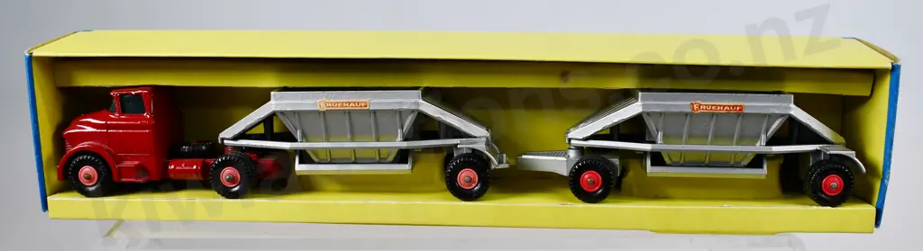 MATCHBOX K-15 FRUEHAUF HOPPER TRAIN Image 1++