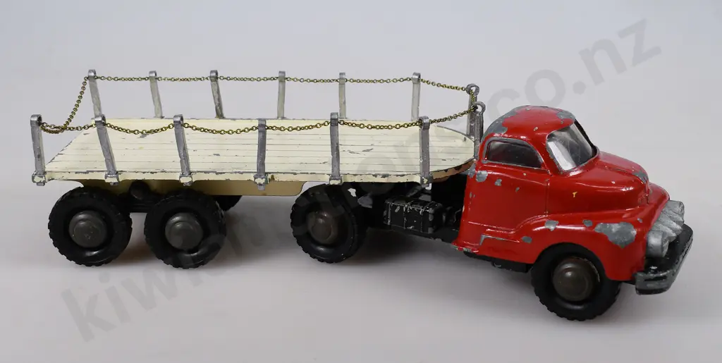 LINCOLN TOYS MAJOR MODELS, FLAT ARTICULATED TRUCK WITH CHAINS Image 1++