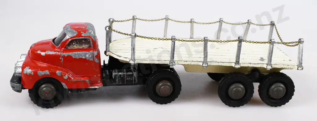 LINCOLN TOYS MAJOR MODELS, FLAT ARTICULATED TRUCK WITH CHAINS Image 1++