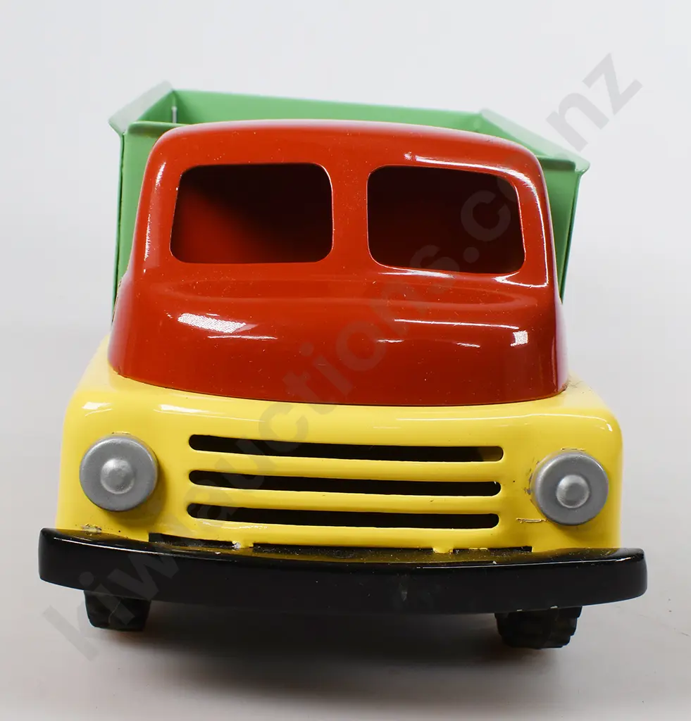 LINCOLN SUPER TOYS SAND & GRAVEL TRUCK Image 1++
