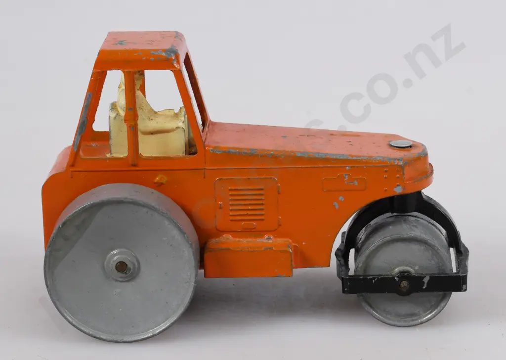 TRI-ANG TOYS ROAD ROLLER Image 1++