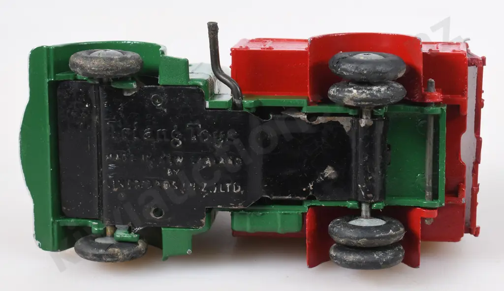 TRI-ANG TOYS WIDE TIP TRUCK Image 1++