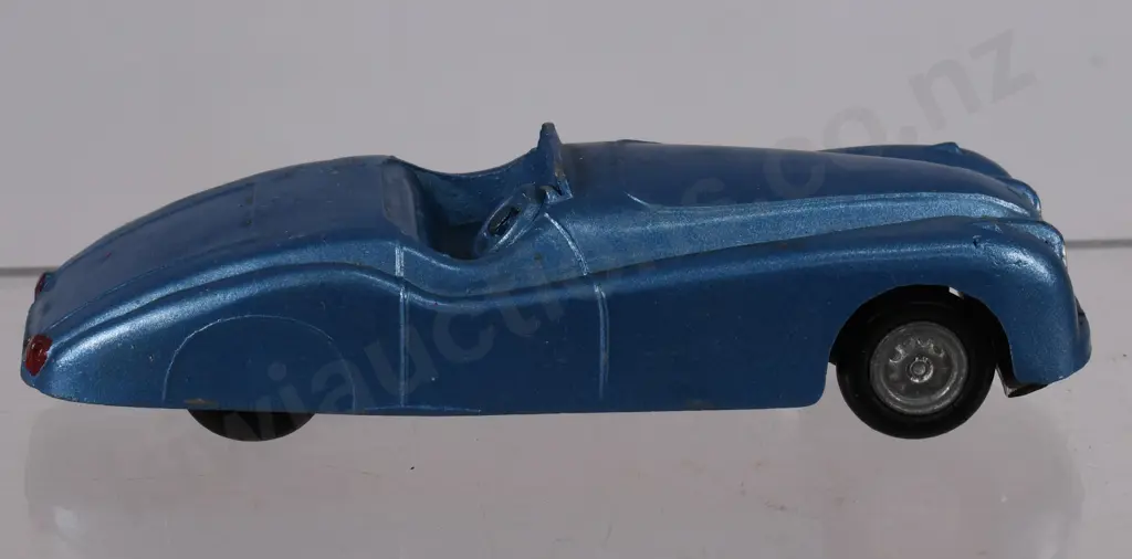 TRI-ANG TOYS JAGUAR XK-120 Image 1++
