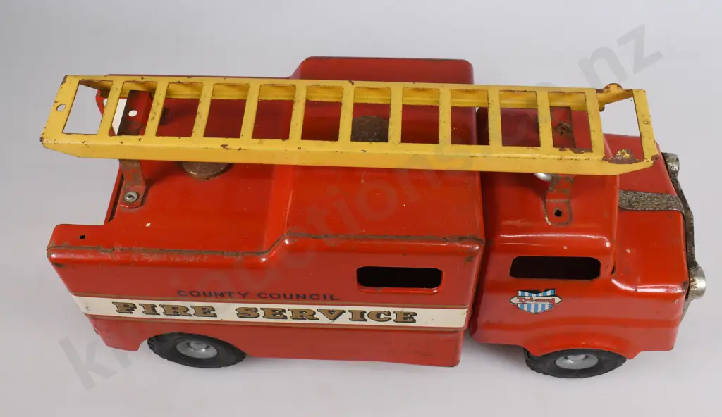 TRI-ANG JUNIOR SERIES FIRE ENGINE Image 1++