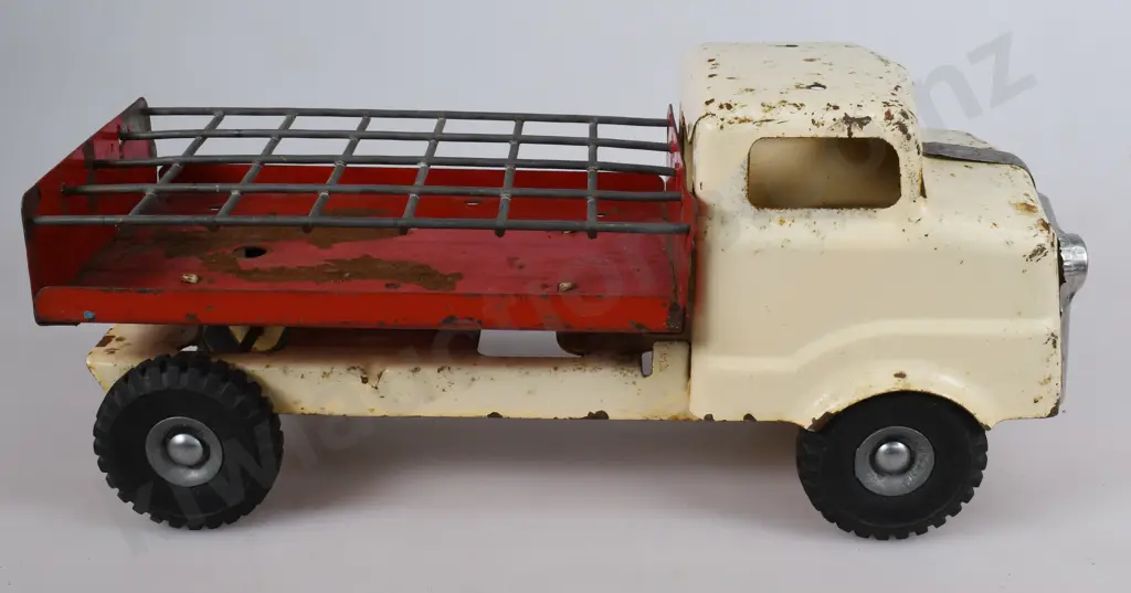 TRI-ANG JUNIOR SERIES MILK LORRY Image 1++