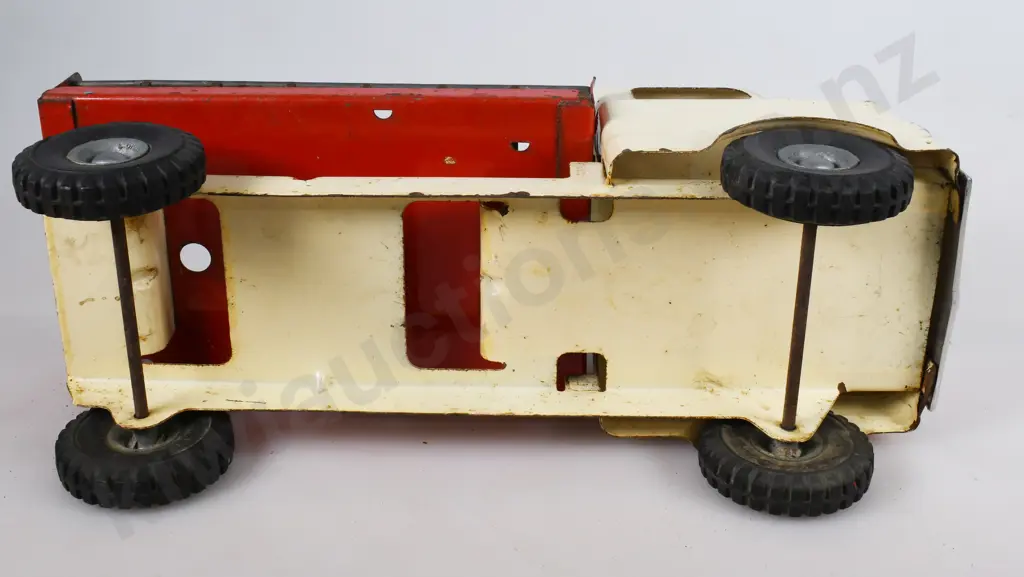 TRI-ANG JUNIOR SERIES MILK LORRY Image 1++