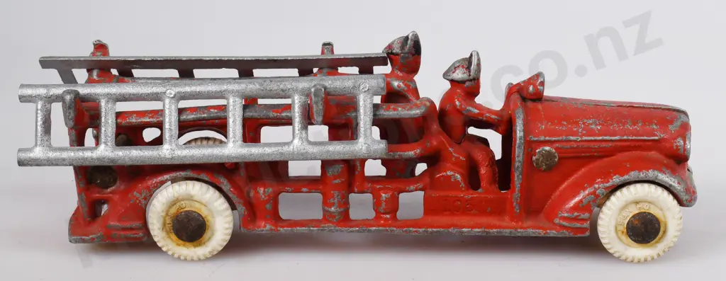 FUN HO LARGE FIRE ENGINE 105 Image 1++
