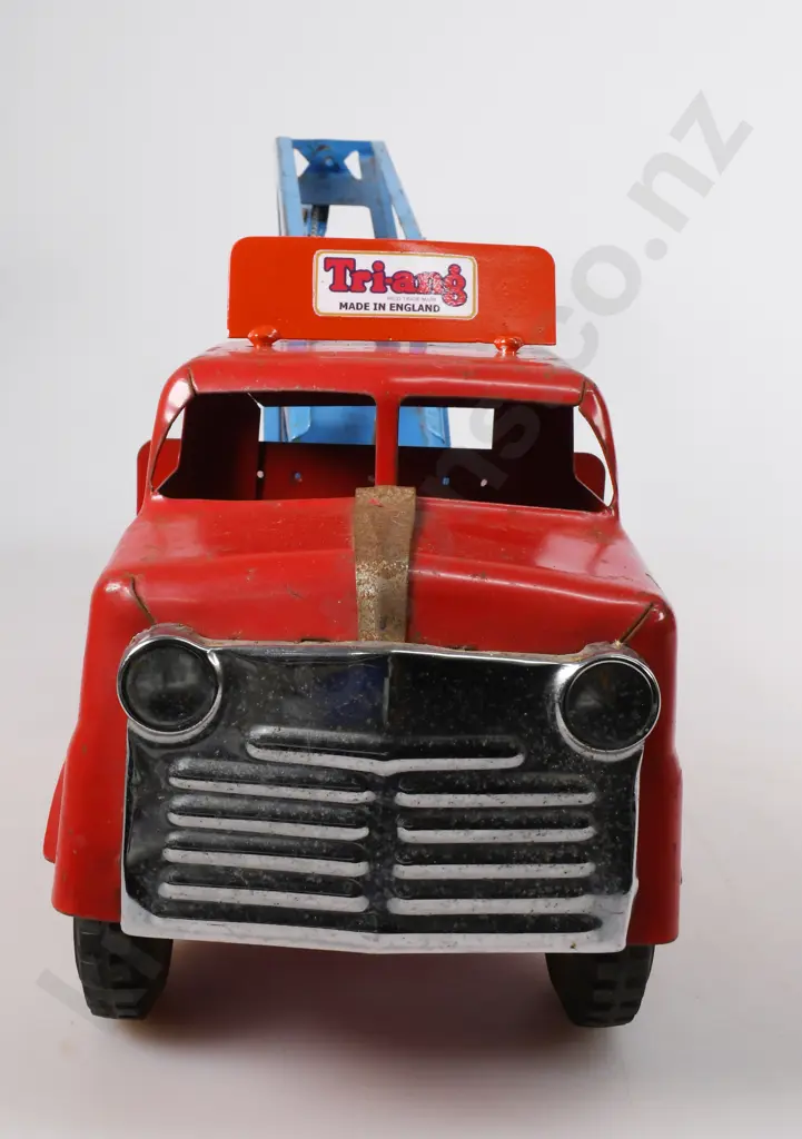 TRI-ANG JUNIOR BREAKDOWN LORRY Image 1++