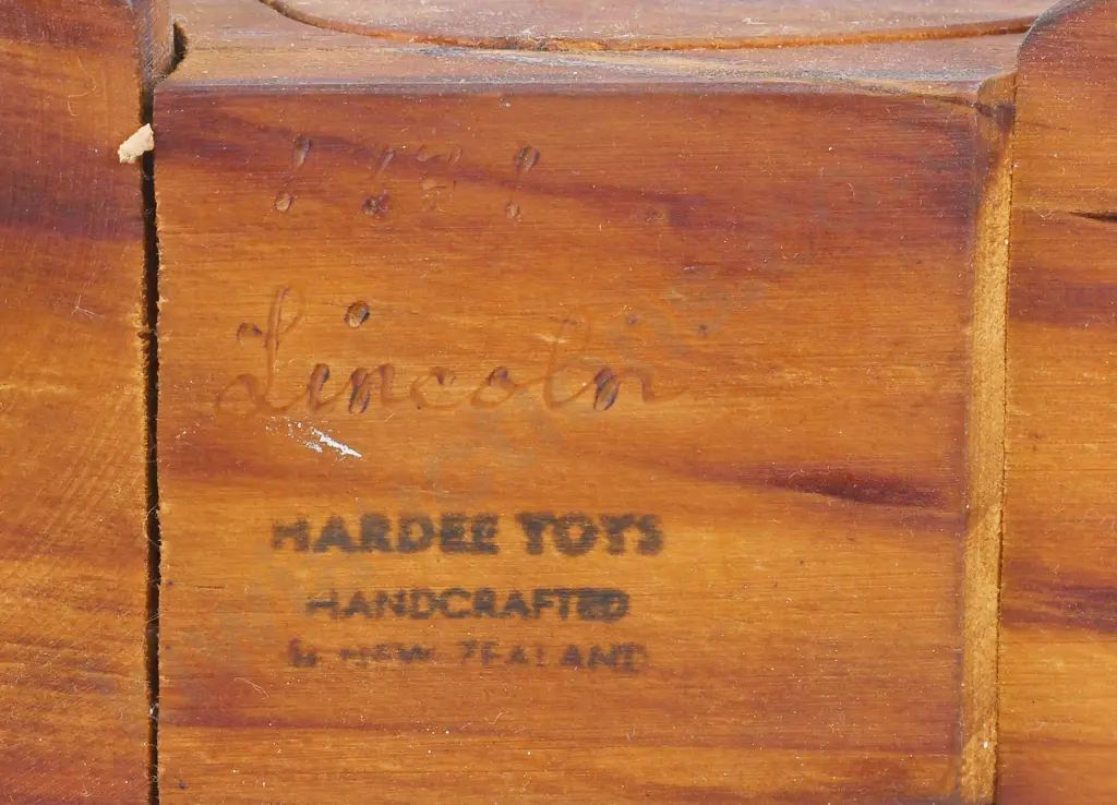WOODEN CAR MADE BY HARDIE TOYS NEW ZEALAND Image 1++