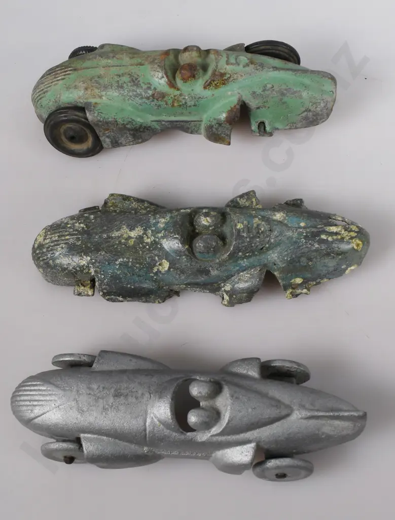 LARGE CAST METAL RACING CARS Image 1++
