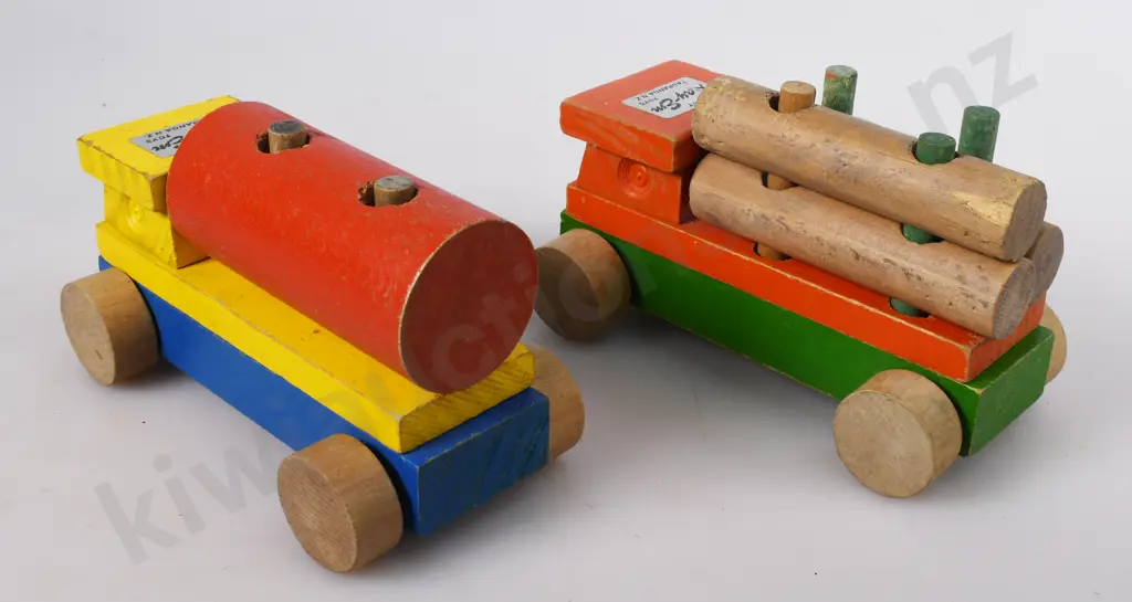 KAY-EM WOODEN TOYS Image 1++