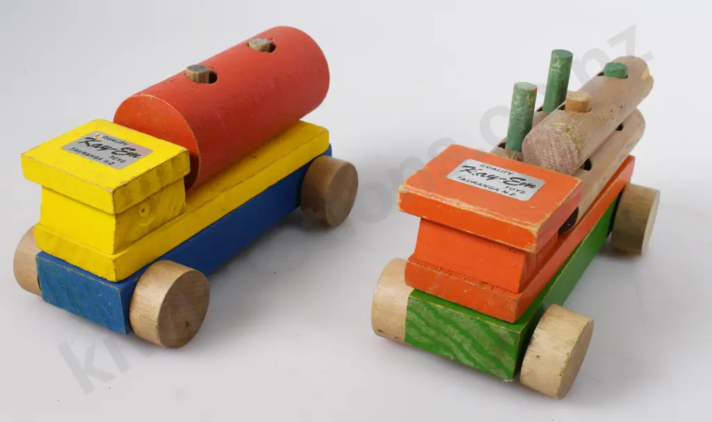 KAY-EM WOODEN TOYS Image 1++