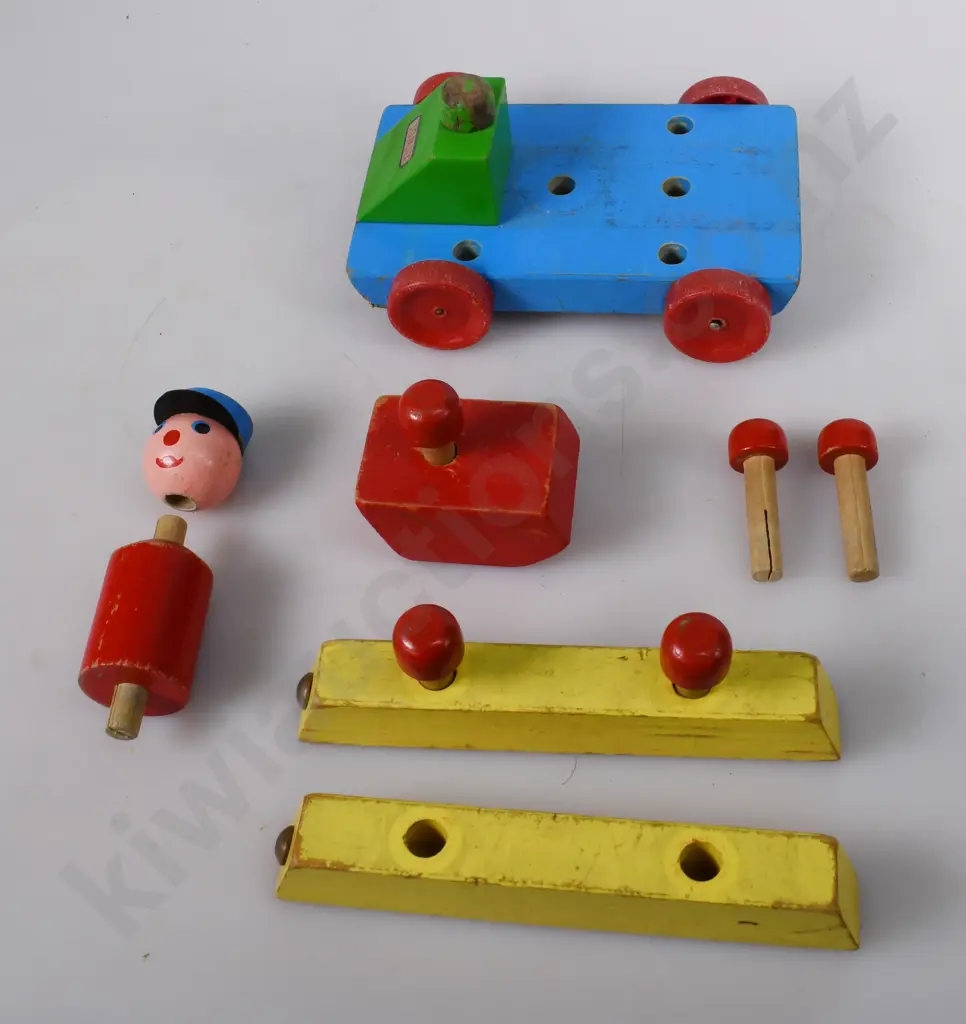 2 WOODEN TOYS Image 1++