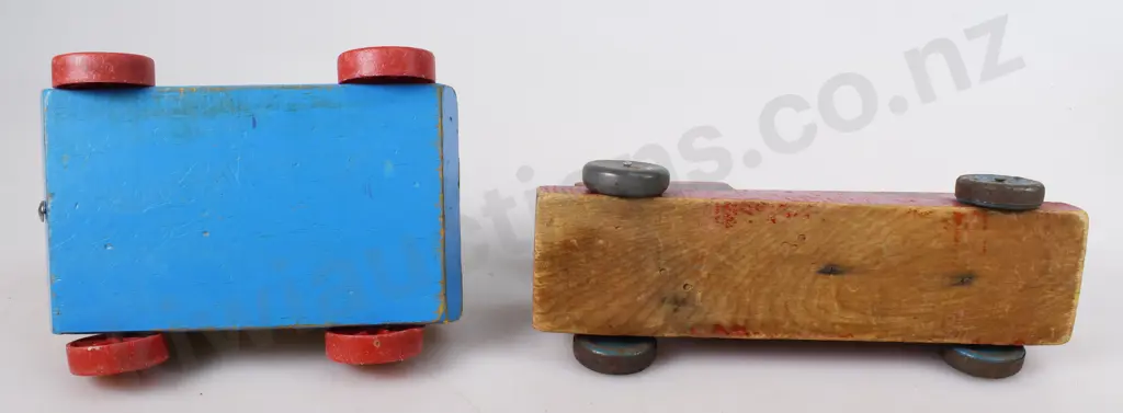 2 WOODEN TOYS Image 1++