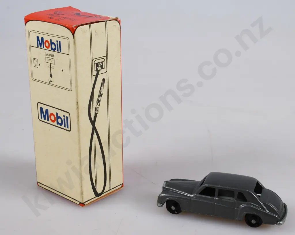 FUN HO MIDGET ROLLS ROYCE NO 33, BOXED Image 1++