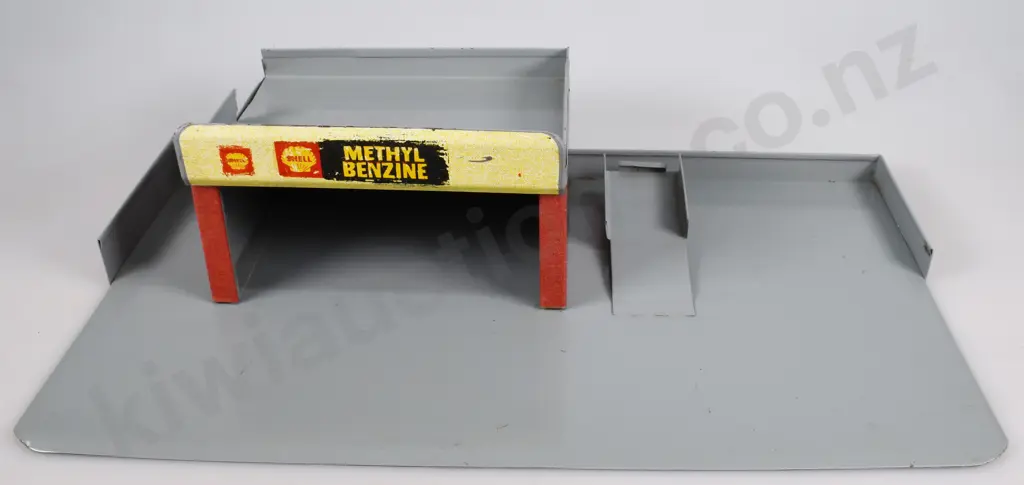 SHELL METAL SERVICE STATION GARAGE Image 1++