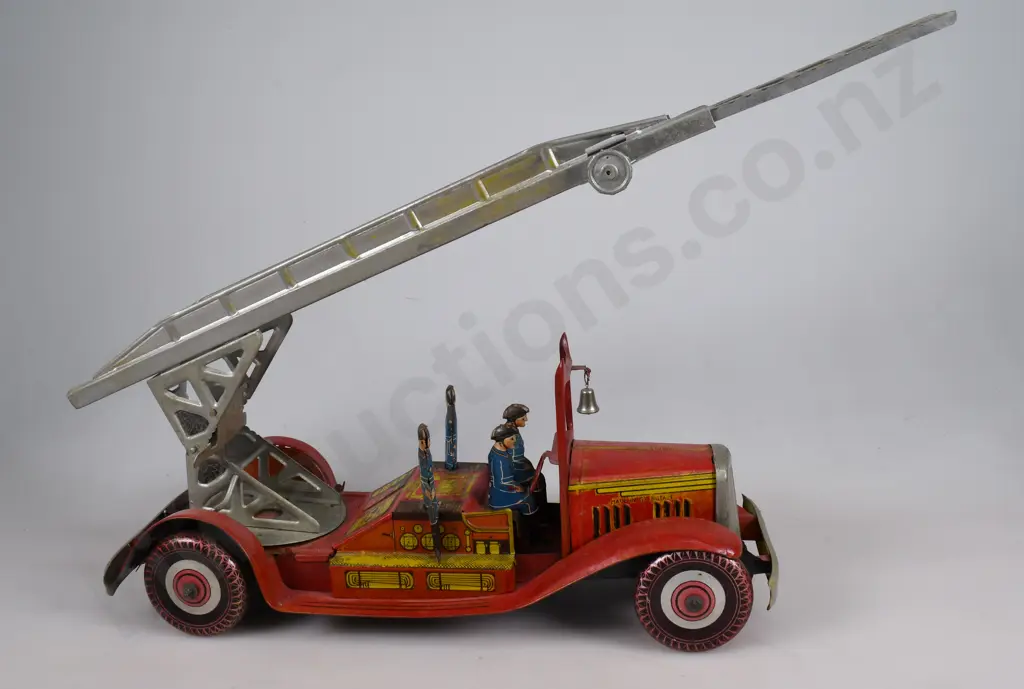 METTOY TINLATE CLOCKWORK FIRE ENGINE Image 1++