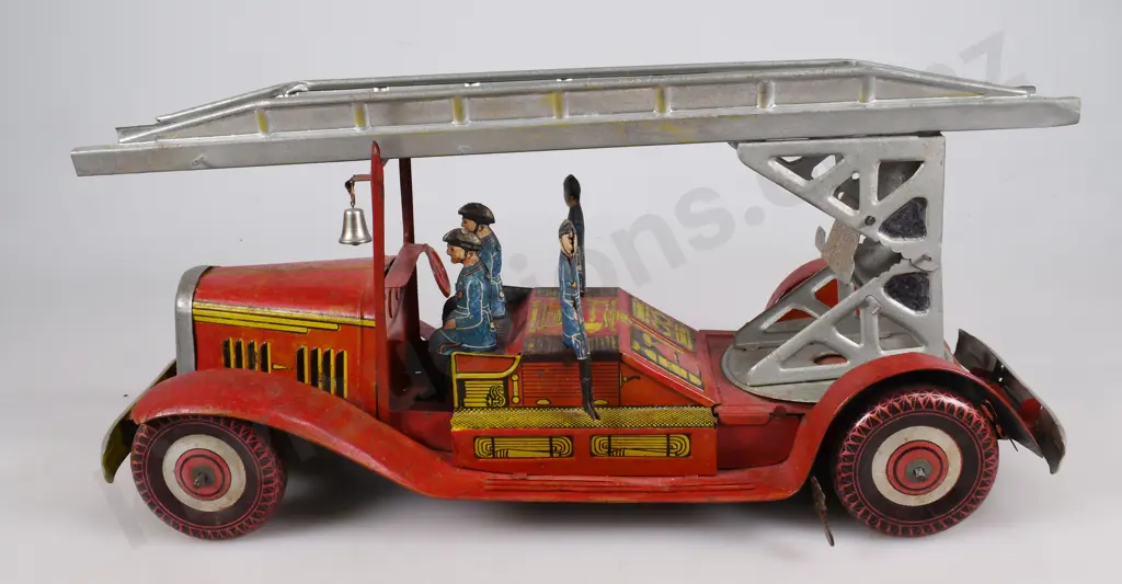 METTOY TINLATE CLOCKWORK FIRE ENGINE Image 1++