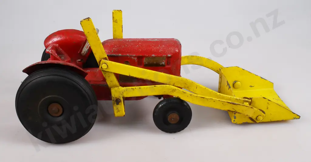 TIGER TOYS FORDSON TRACTOR, FRONT END LOADER Image 1++
