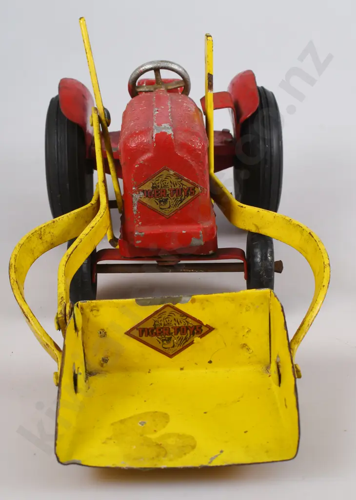 TIGER TOYS FORDSON TRACTOR, FRONT END LOADER Image 1++