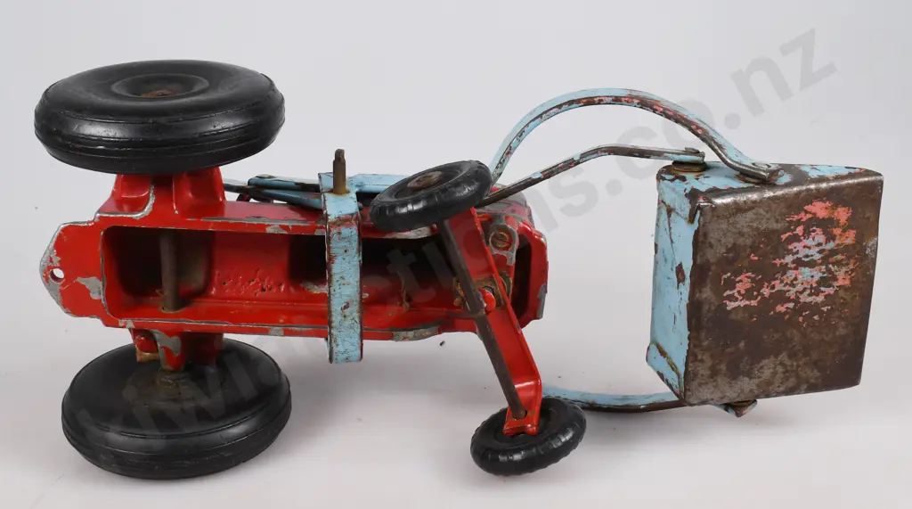 TIGER TOYS FORDSON TRACTOR, FRONT END LOADER Image 1++