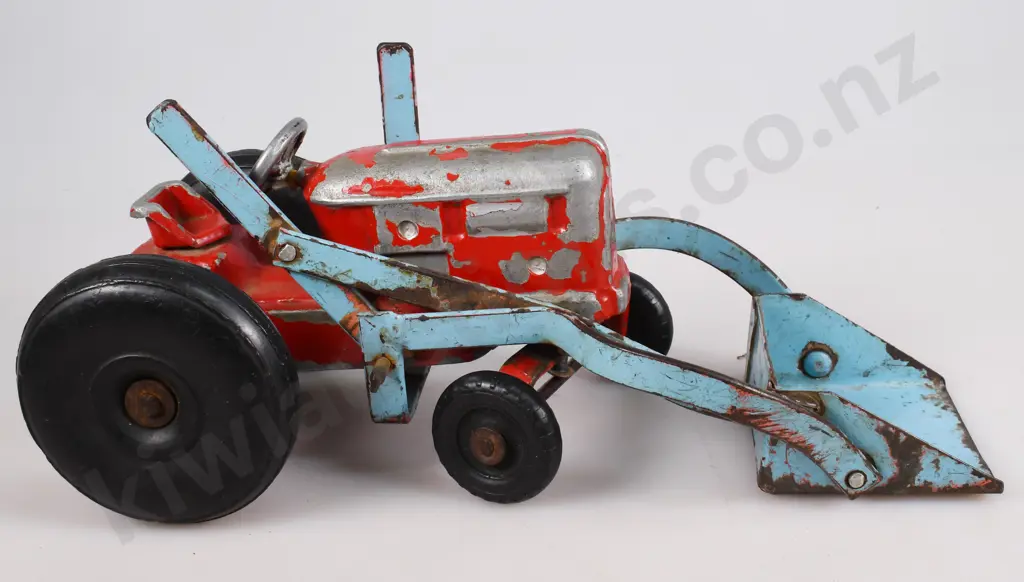 TIGER TOYS FORDSON TRACTOR, FRONT END LOADER Image 1++